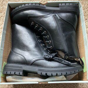 Sonoma Reindeer Style Unworn in Box Black Ankle Boots Size 9 Goth Biker